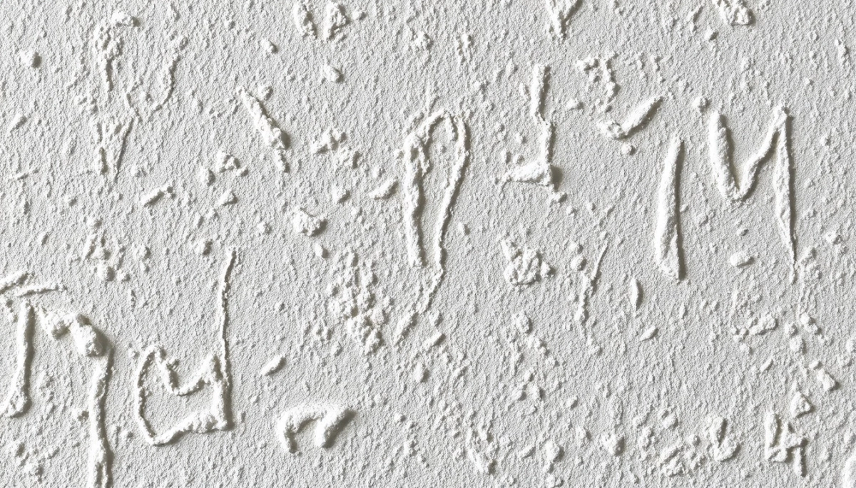 Jaki tynk na krzywe ściany